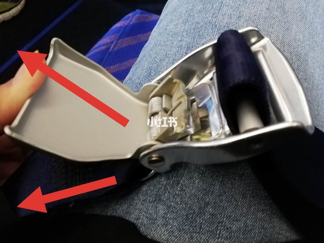 施工安全带的正确挂扣方法图片_烧纸怎么剪方法带图片_系飞机安全带方法图片