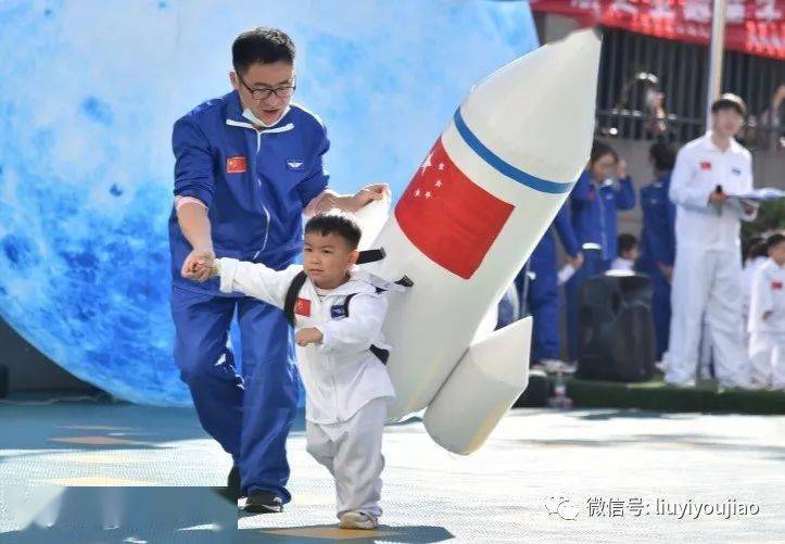 太空滑步舞教学基础舞步_太空滑步_劲舞团自由8k太空滑步
