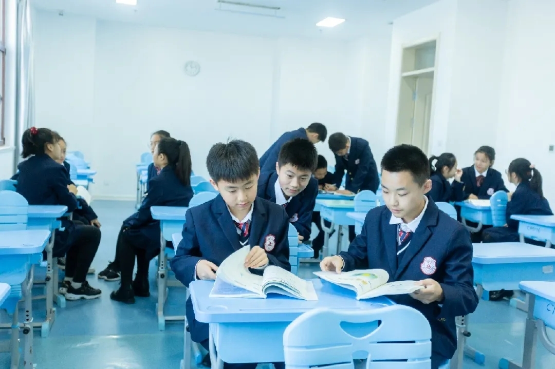 模拟器学校下载_学校模拟器_模拟器学校车