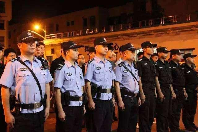 警察抓游戏_有关警察的手机游戏_好玩的手机警察游戏