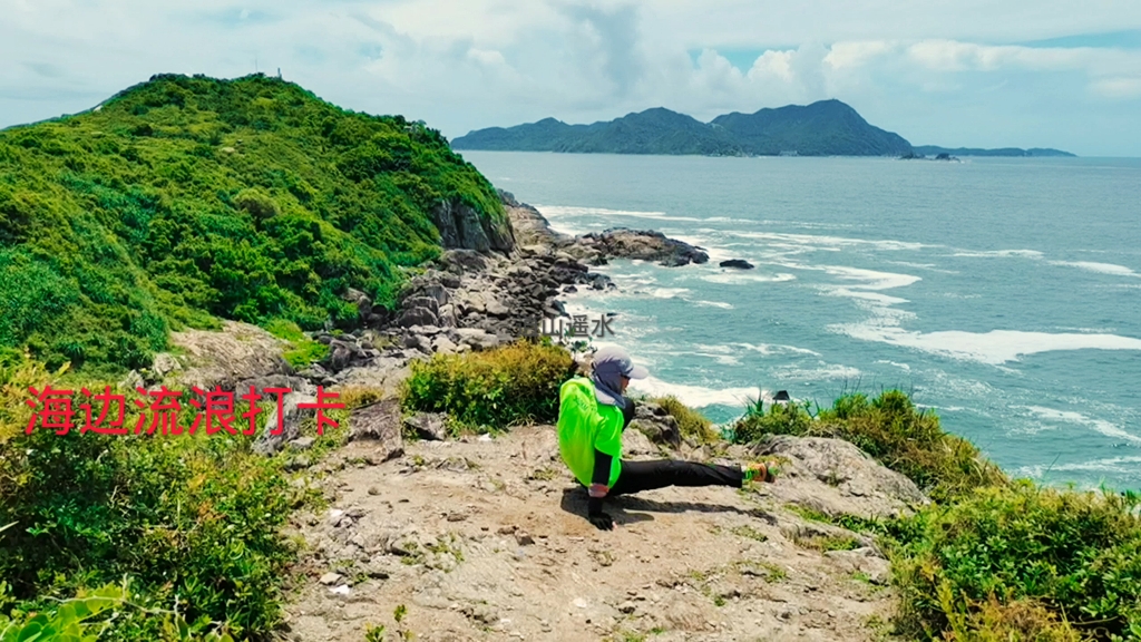 在喧嚣世界中，隐匿者的独行之旅：享受宁静与自由